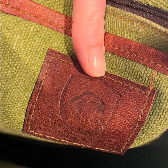 Vintage Tan Leather Crossbody Bag - Picture 7 of 9